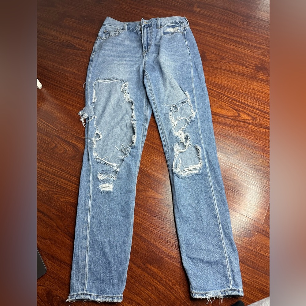 american eagle distressed jeans